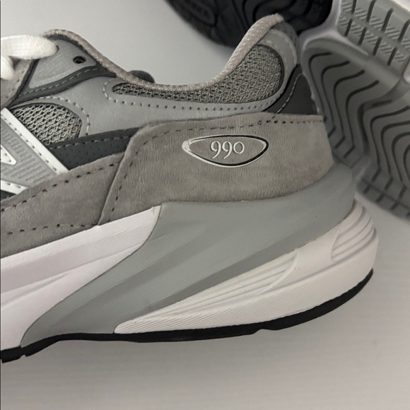NWT New Balance 990 Womens Running Sneakers - Picture 8 of 9